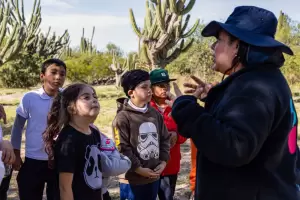 Peque�os anfitriones: alumnos de la Escuela San Mart�n exploraron la Capital