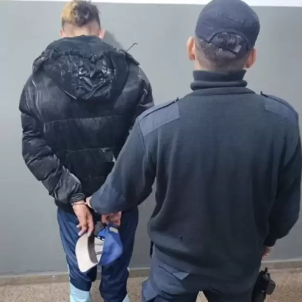 Detienen a un joven por un robo en la Capital