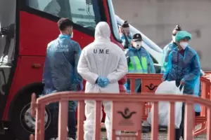 Alarma en la evacuaci�n del crucero: un pasajero present� s�ntomas en el vuelo sanitario