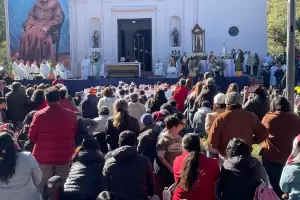 Comenz� la misa solemne por el Bicentenario del natalicio del Beato Mamerto Esqui�