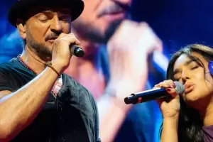Ricardo Arjona y �ngela Leiva emocionaron con una versi�n especial de "Fuiste t�"