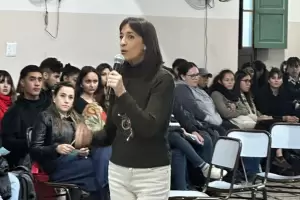 Estudiantes de turismo participaron de un conversatorio sobre emprendedurismo