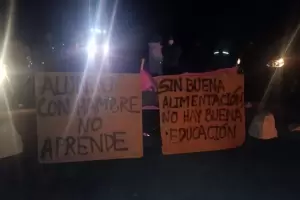 Padres de alumnos de Antofagasta de la Sierra endurecen la protesta y cortan la ruta