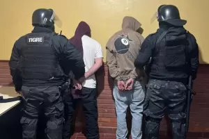 Les encontraron marihuana, quiesieron huir pero terminaron detenidos