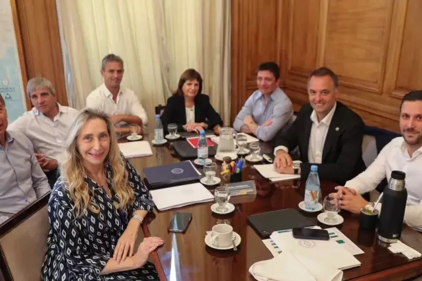 El Gobierno re�ne a la mesa pol�tica para ordenar la agenda legislativa y acelerar las reformas