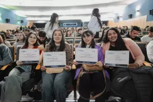 Catamarca lanz� AURA y entreg� 500 becas universitarias para formaci�n estrat�gica