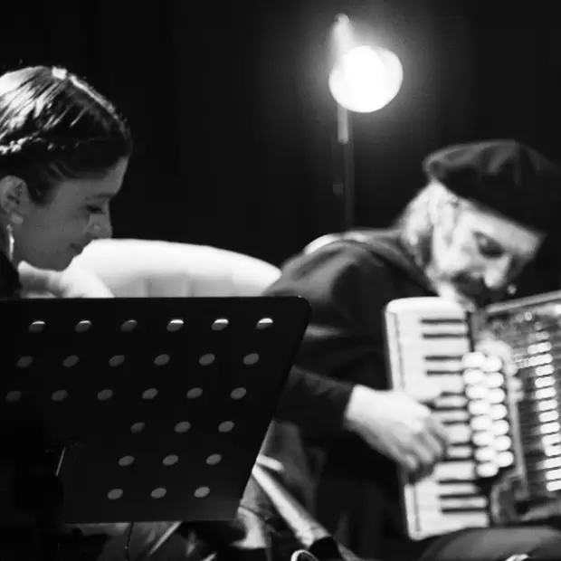 Spasiuk, Nadia Larcher y Dellamea protagonizar�n la noche del s�bado del Poncho