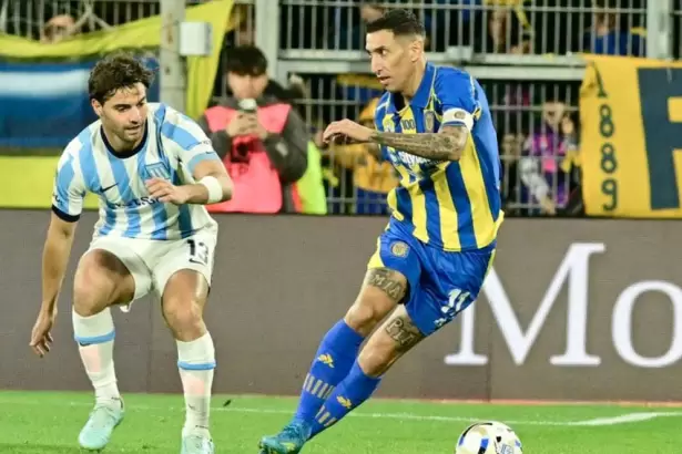Rosario Central dio vuelta un partido caliente y elimin� a Racing del Apertura