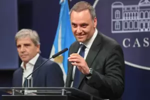 Adorni busca una nueva foto de gesti�n con un viaje a Mendoza