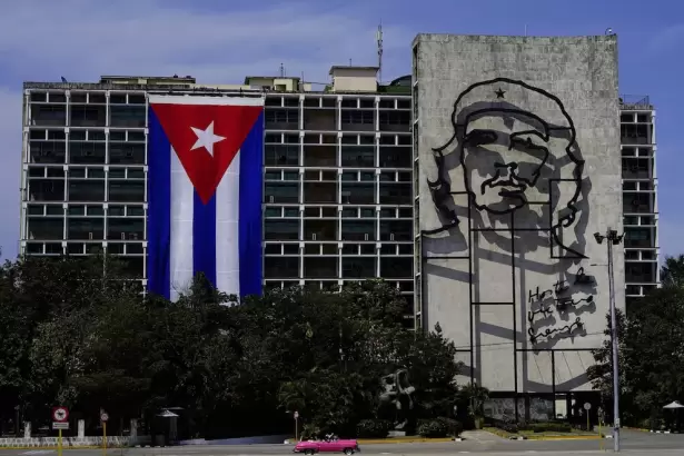 Trump asegur� que "no habr� escalada" con Cuba tras acusaci�n a Ra�l Castro