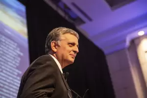 YPF anunci� una inversi�n r�cord de US$25.000 millones bajo el RIGI