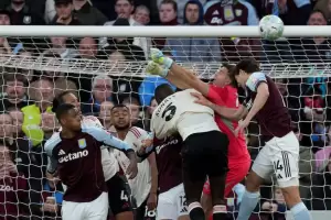 El Aston Villa de Dibu le gan� al Liverpool de Mac Allister y se clasific� para la Champions League