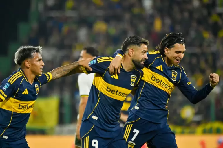 Milton Gimenez, Ezequiel Zeballos y Milton Delgado Delgado. Boca vs Defensa y Justicia. Fcha 16 Torneo Apertura Liga Profesional Argentina.