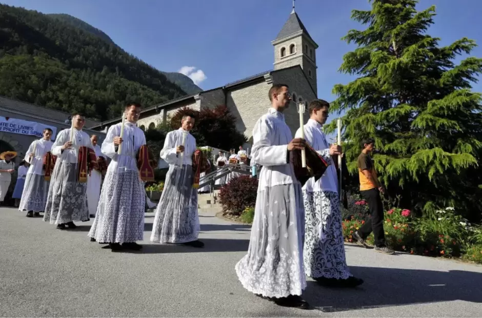 Fraternidad Sacerdotal San P�o X