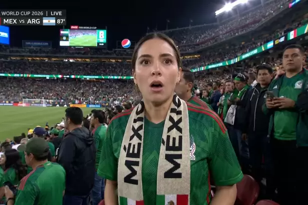 Este es el prompt que debes usar para recrear que estas en un partido de Mundial 2026