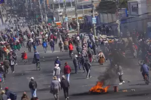 Tensi�n en Bolivia: La Paz permanece aislada y contin�a la ocupaci�n de Cochabamba