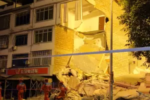 Un terremoto de magnitud 5,2 en China dej� dos muertos y m�s de 7 mil evacuados