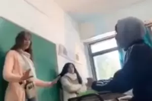 "�Creen que soy una bruja? No conocen lo peor de m�": el viral de una directora que divide opiniones