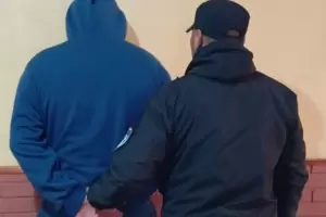 Violencia de g�nero en Catamarca: intent� golpear a pareja cuando manejaba y fue detenido