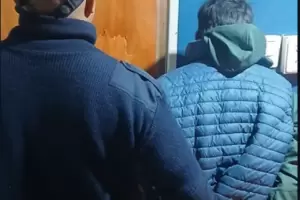 Intent� ingresar a una vivienda con una varilla de hierro: qued� detenido