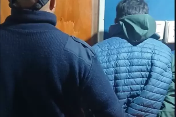Intent� ingresar a una vivienda con una varilla de hierro: qued� detenido