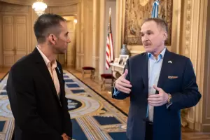 Nahuel Gallo se reuni� con Peter Lamelas y pidi� por los presos pol�ticos en Venezuela