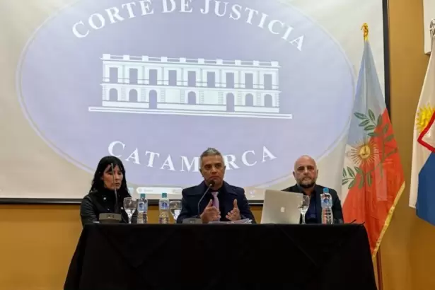 "Justicia en las Escuelas: Juicio por Jurado" fortalece la educaci�n c�vica en Catamarca