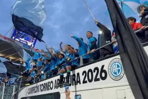 Belgrano desat� una multitudinaria caravana para festejar su t�tulo