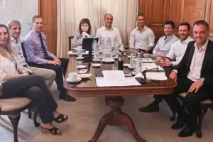 La mesa pol�tica vuelve a reunirse en medio de la disputa entre Caputo y los Menem