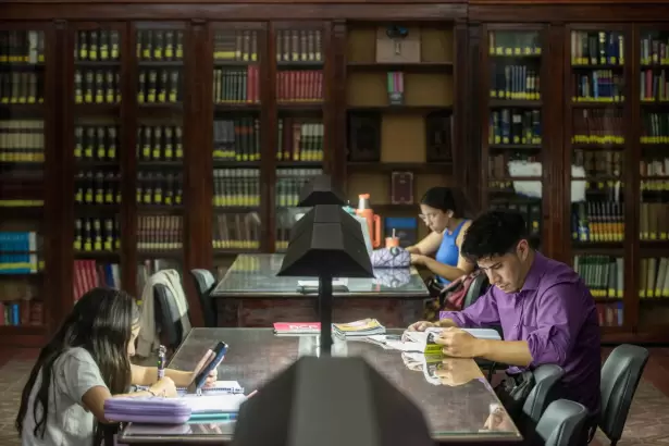 La Biblioteca Julio Herrera festejar� sus 131 a�os con una noche de libros, m�sica y poes�a