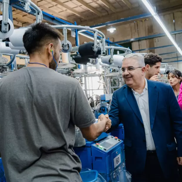 El Gobierno deposit� $425 millones para sostener el empleo en la industria textil