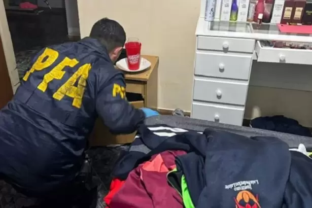 Esc�ndalo narco: encontraron coca�na en la casa de una funcionaria y ahora est� pr�fuga