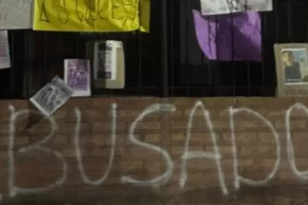 Conmoci�n: una nena film� a un hombre mientras abusaba sexualmente de otra menor