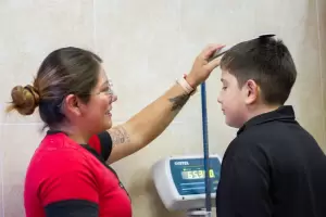 "Volvemos al Cole": se encuentran disponibles para su retiro 500 an�lisis cl�nicos