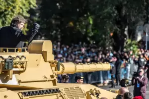 Naci�n eval�a suspender el desfile militar del 9 de Julio en medio del ajuste