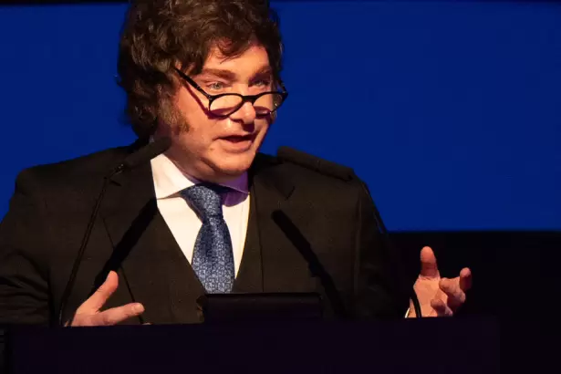 Milei le peg� al kirchnerismo con un video de Ch�vez: "Lobo con piel de cordero"