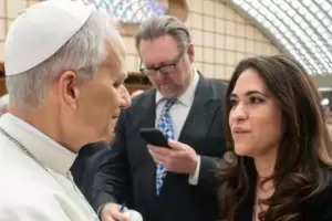Hist�rico: Le�n XIV design� por primera vez a una mujer laica como jefa de comunicaci�n del Vaticano