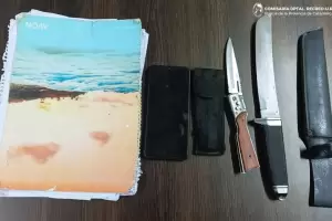 Demoraron a un adolescente de 14 a�os en una escuela: ten�a armas blancas