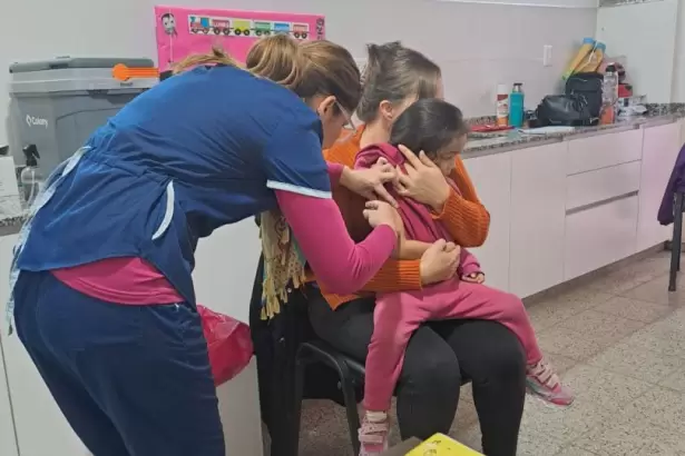 Salud intensifica las acciones de vacunaci�n en ni�os de Espacios de Primera Infancia