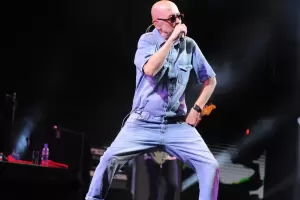 Reviv� el �ltimo y multitudinario concierto del Indio Solari en Olavarr�a