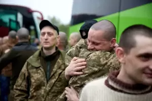 Intercambio de prisioneros entre Ucrania y Rusia abre la puerta a un posible alto al fuego