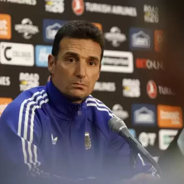 Scaloni confirm� que el "Dibu" Mart�nez no atajar� ante Honduras e Islandia