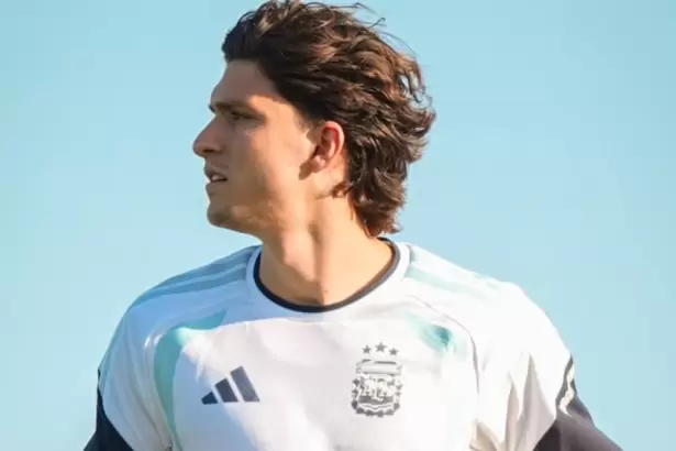 Alarma en la Selecci�n argentina: Balerdi sufri� un desgarro y podr�a perderse la fase de grupos del Mundial