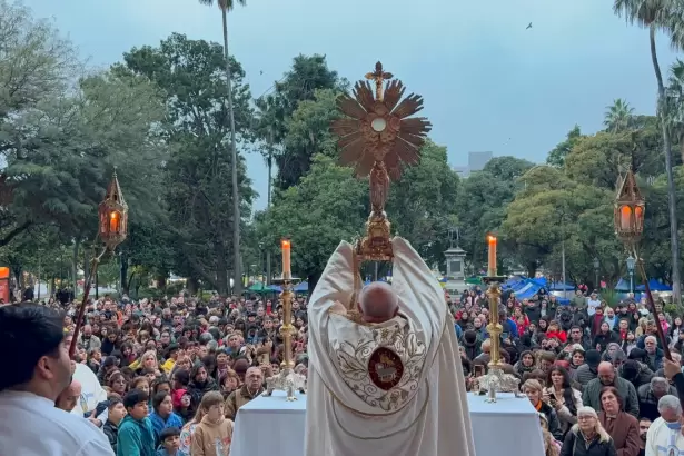 Una multitudinaria manifestaci�n de fe, esperanza y unidad en Catamarca
