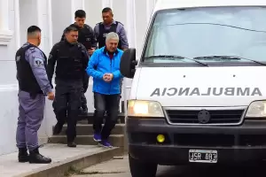 Tras una internaci�n de urgencia, L�zaro B�ez regres� a Ezeiza y recibi� la visita del juez