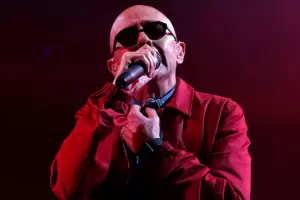 Miles de fan�ticos llegan a Avellaneda para despedir al Indio Solari en un adi�s hist�rico