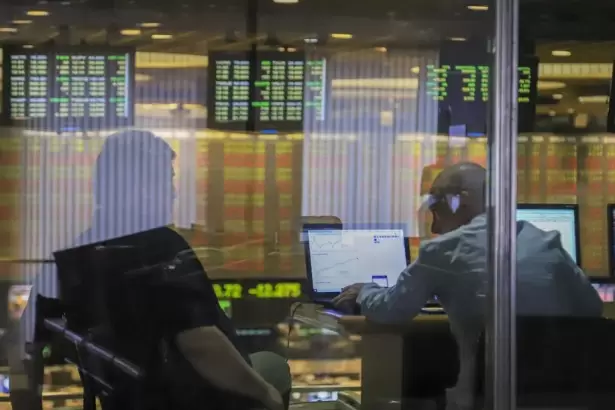 Riesgo pa�s cae por debajo de 500 puntos y los bonos argentinos muestran un inicio de semana positivo