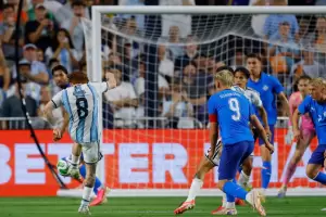 Argentina cerr� su preparaci�n para el Mundial con una goleada sobre Islandia