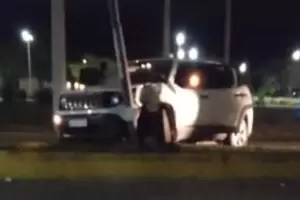 Adolescente result� herido tras chocar contra un poste frente a Casa de Gobierno