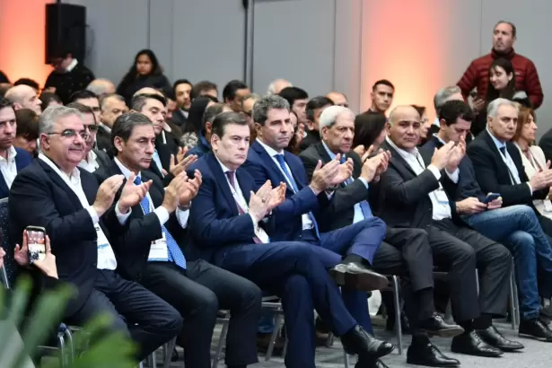 Jalil reivindic� el papel de las econom�as regionales y el crecimiento federal